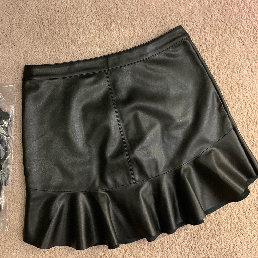 BNWT - BB Dakota Veni Vidi Vici Leather Skirt